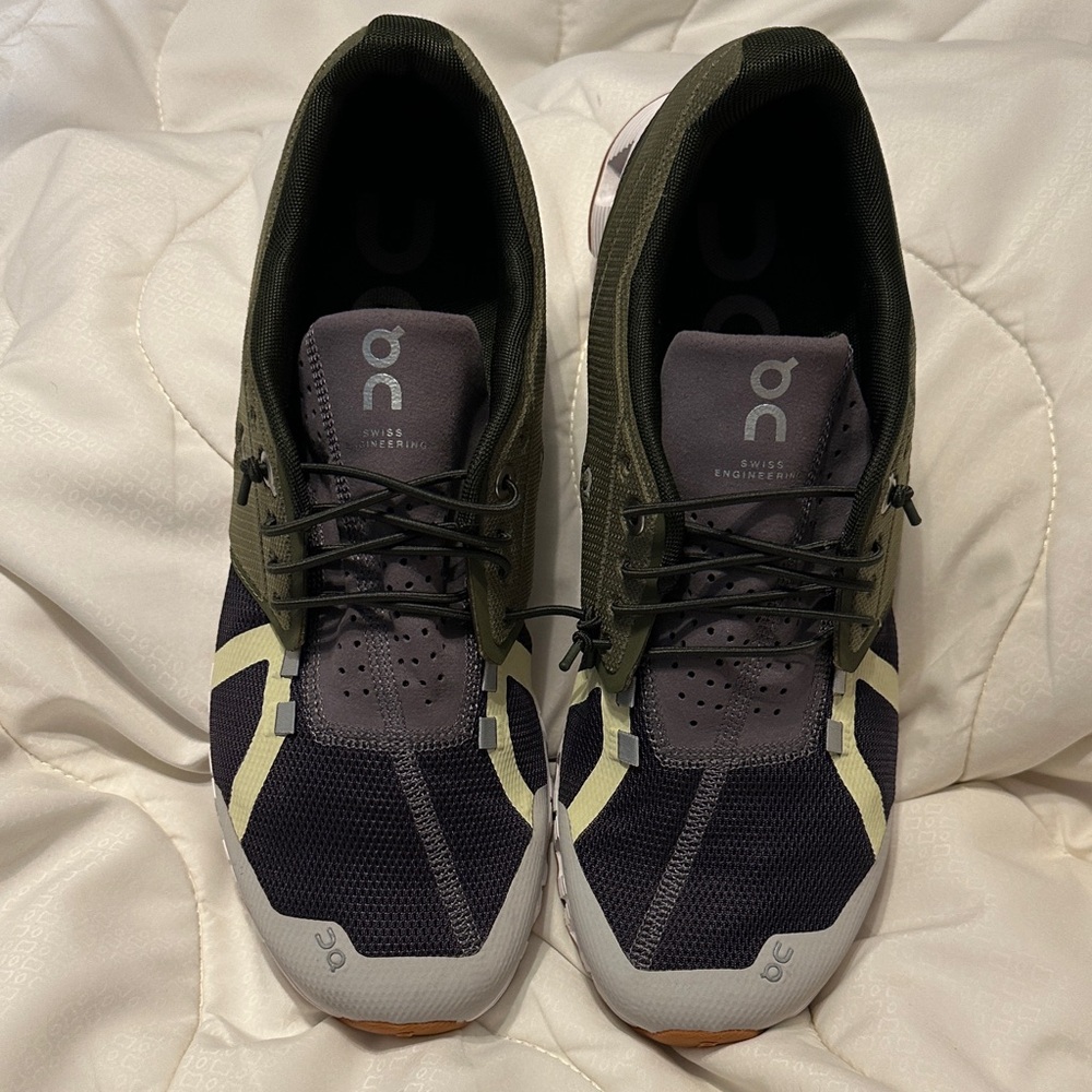 ON Running shoes Black and Olive Athletic Shoes